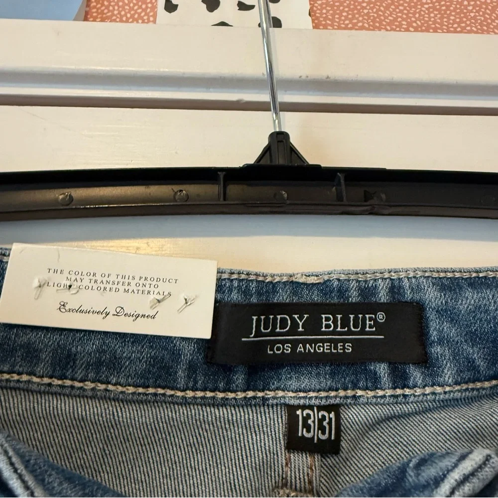 NWT Judy Blue Straight High Rise Tummy Control Distressed Knee Jeans Size 13/31 - Picture 6 of 16